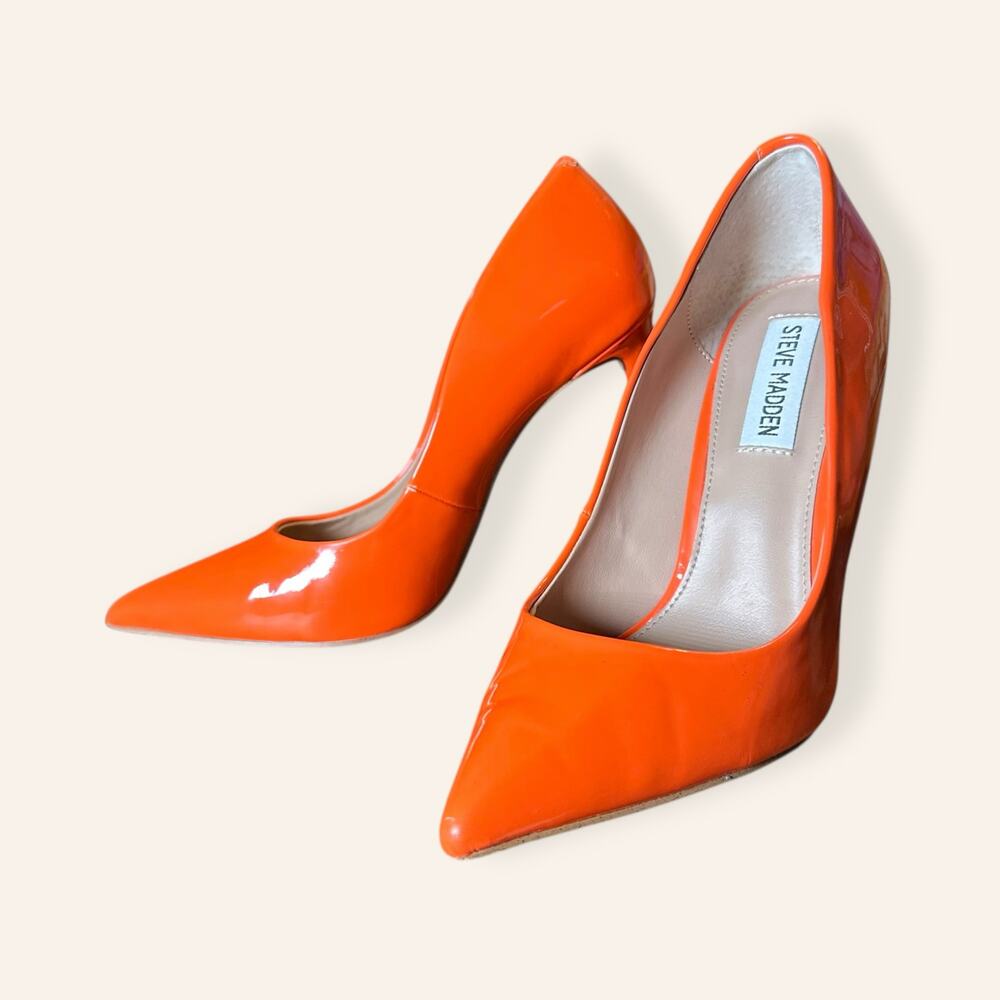 Steve Madden patent leather orange 6 1/2 Vala pumps